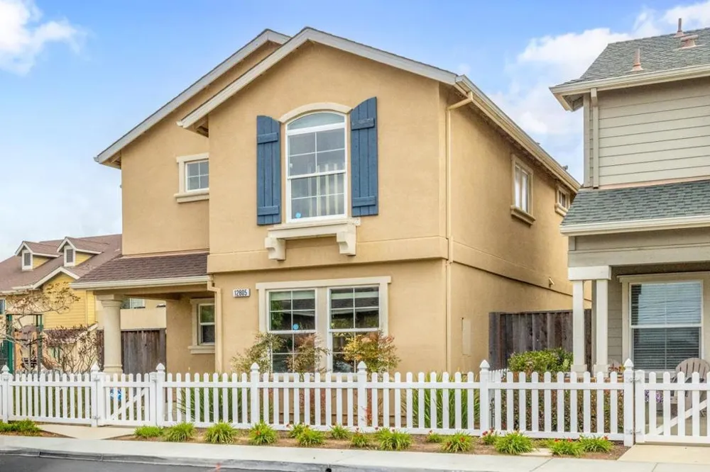 12805 Rogge Village Loop Salinas, CA 93906