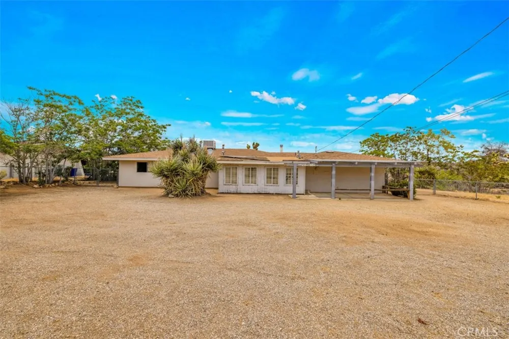 7983 Grand Yucca Valley, CA 92284