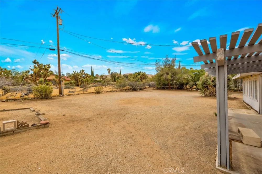7983 Grand Yucca Valley, CA 92284