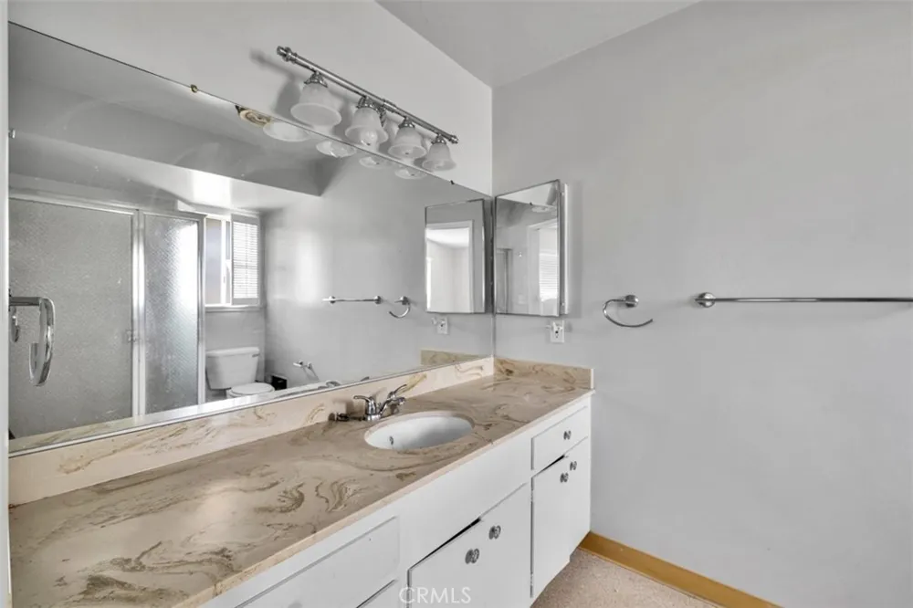 7983 Grand Yucca Valley, CA 92284