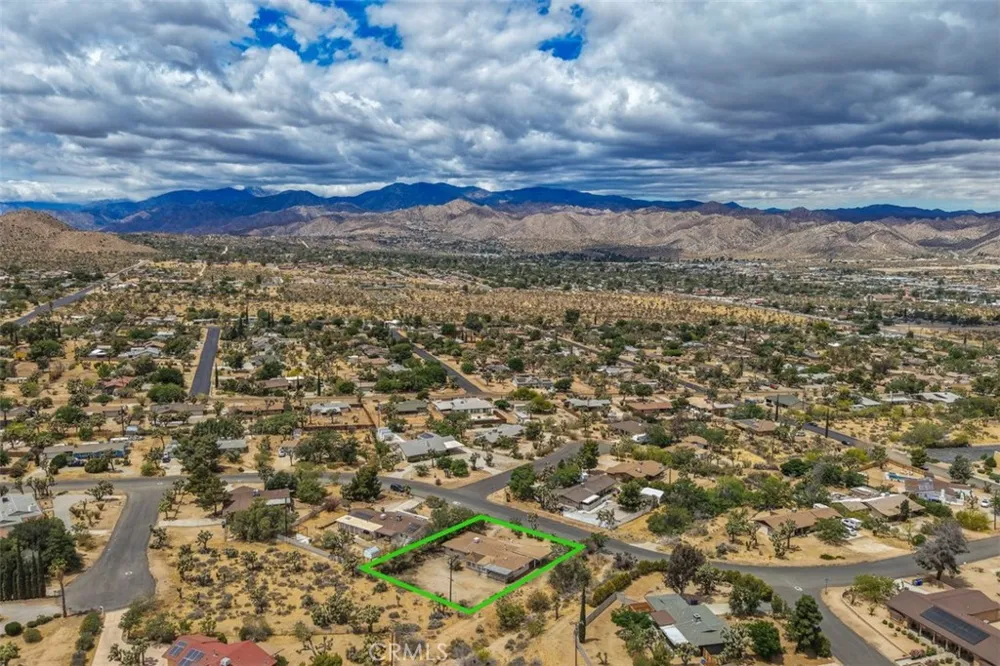 7983 Grand Yucca Valley, CA 92284