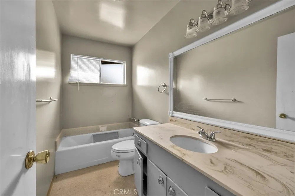 7983 Grand Yucca Valley, CA 92284