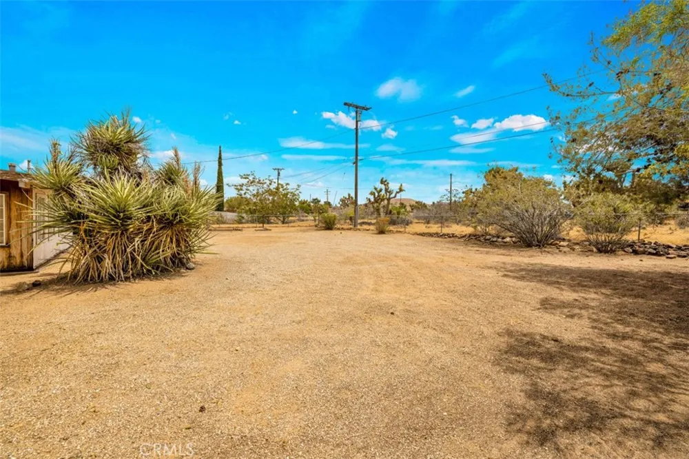 7983 Grand Yucca Valley, CA 92284