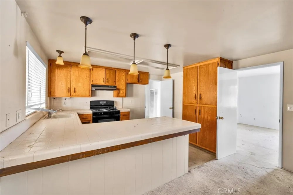 7983 Grand Yucca Valley, CA 92284