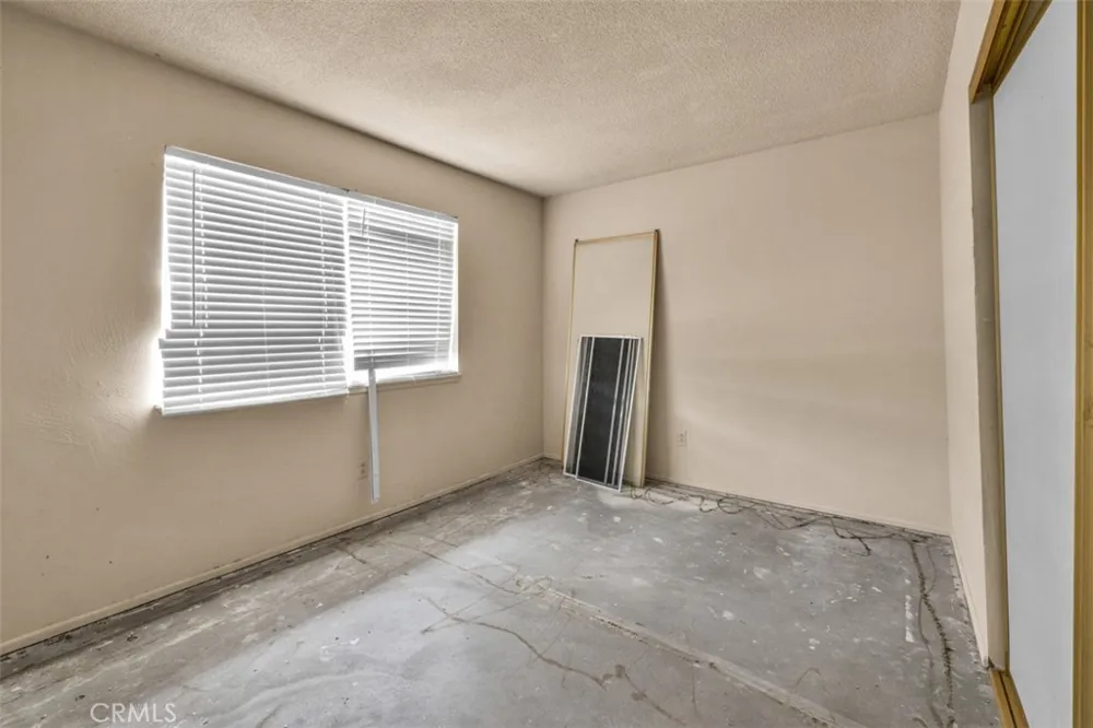 7983 Grand Yucca Valley, CA 92284