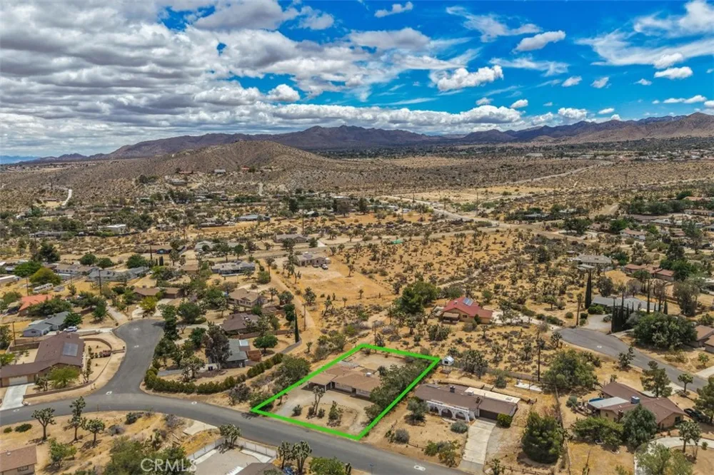 7983 Grand Yucca Valley, CA 92284