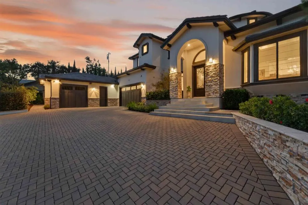 903 Dry Creek Road Campbell, CA 95008