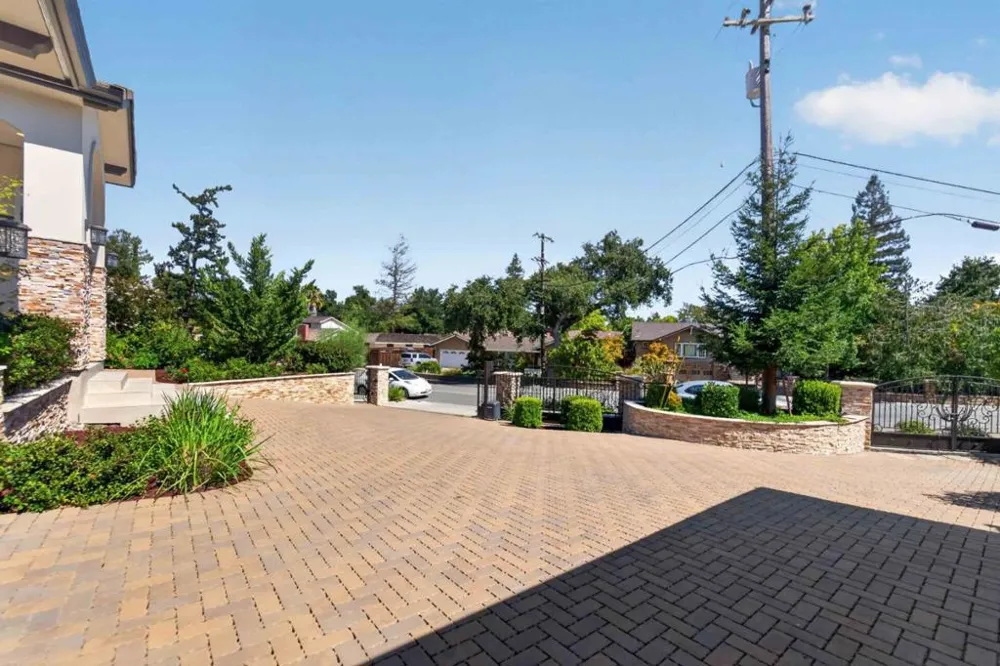 903 Dry Creek Road Campbell, CA 95008