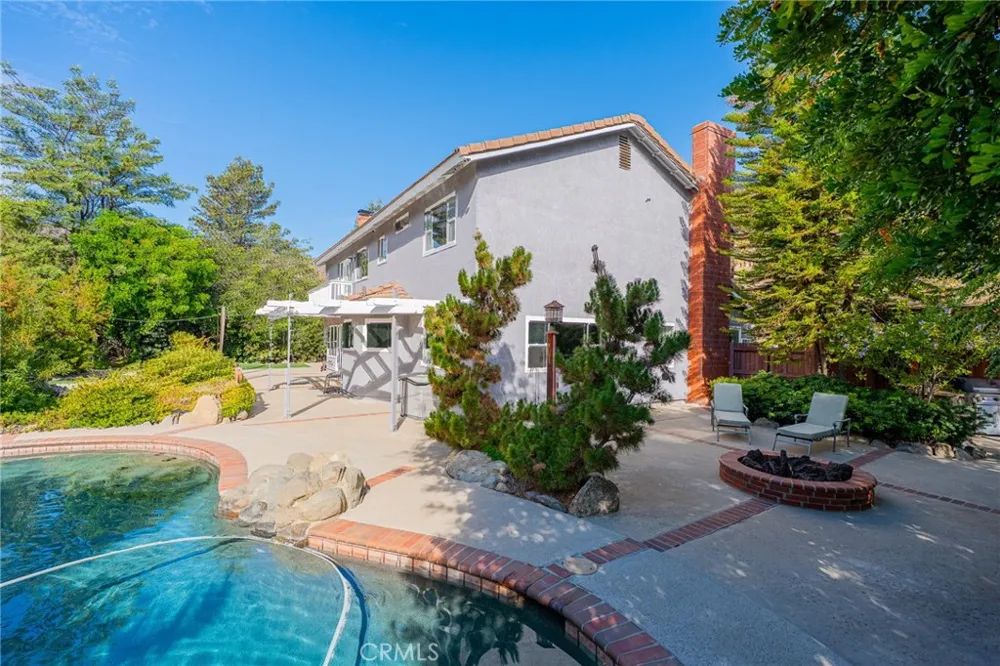 14395 Amorose Lake Elsinore, CA 92530
