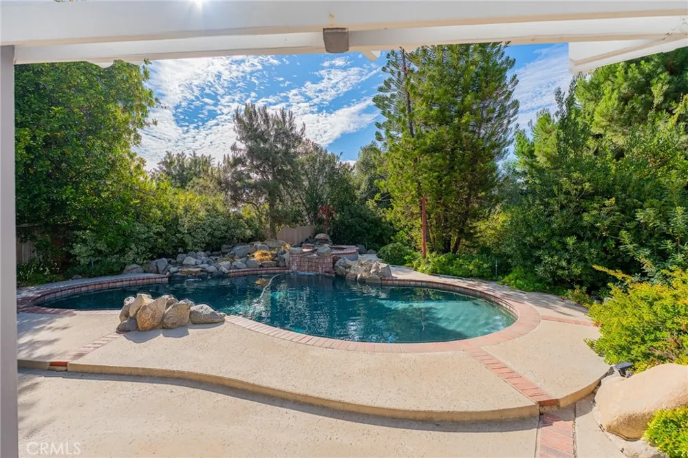 14395 Amorose Lake Elsinore, CA 92530