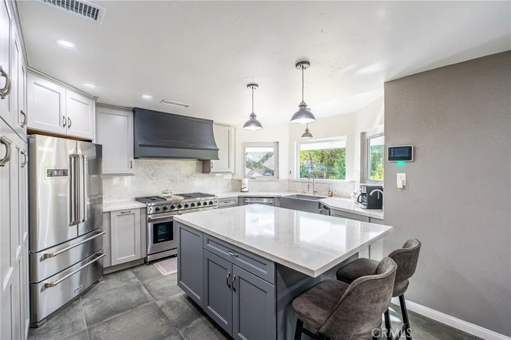 14395 Amorose Lake Elsinore, CA 92530