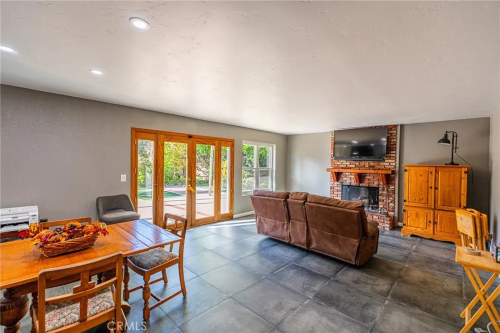 14395 Amorose Lake Elsinore, CA 92530