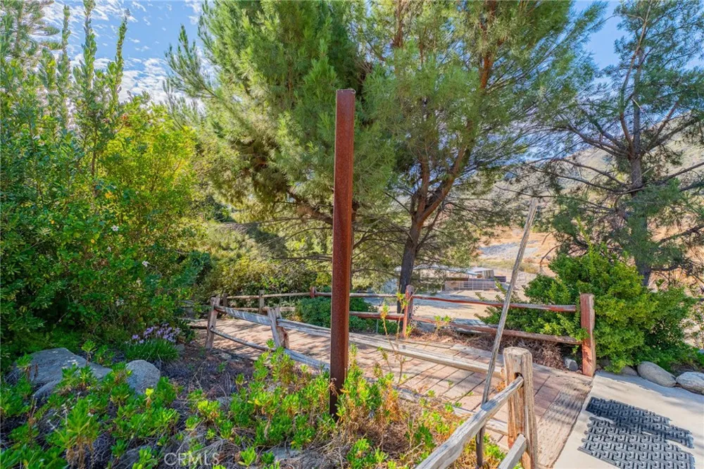 14395 Amorose Lake Elsinore, CA 92530