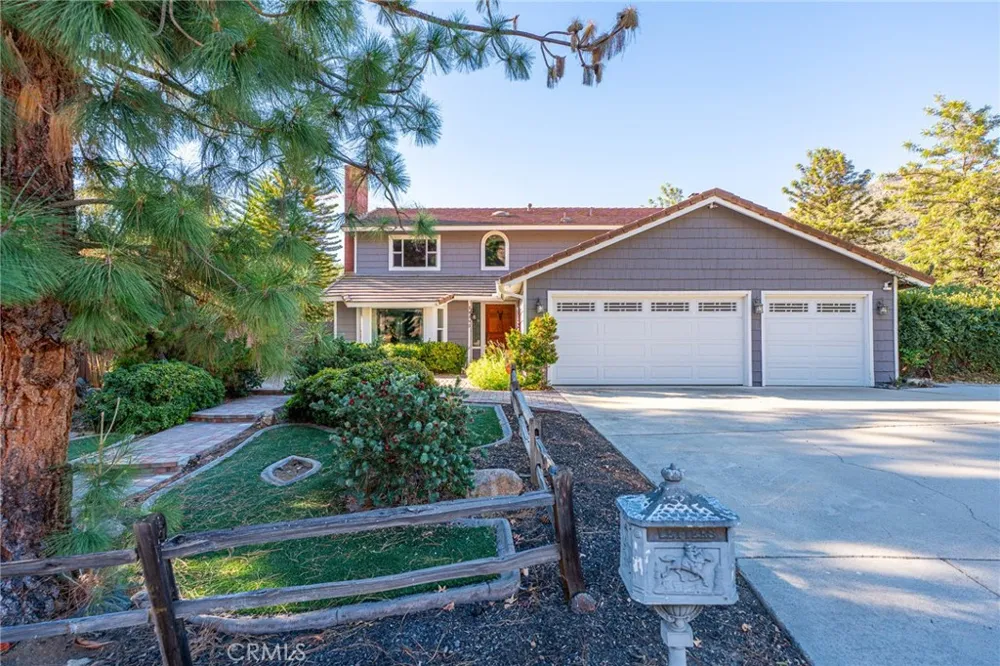14395 Amorose Lake Elsinore, CA 92530