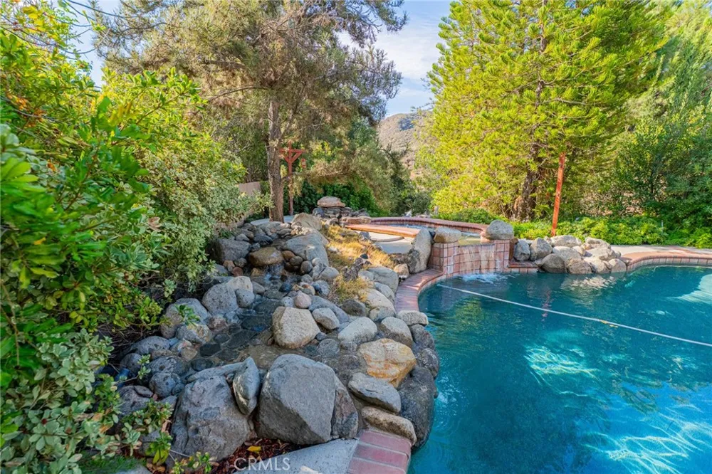 14395 Amorose Lake Elsinore, CA 92530