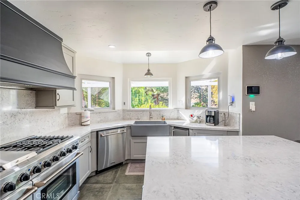 14395 Amorose Lake Elsinore, CA 92530