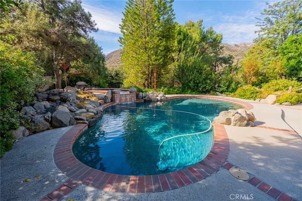 14395 Amorose Lake Elsinore, CA 92530