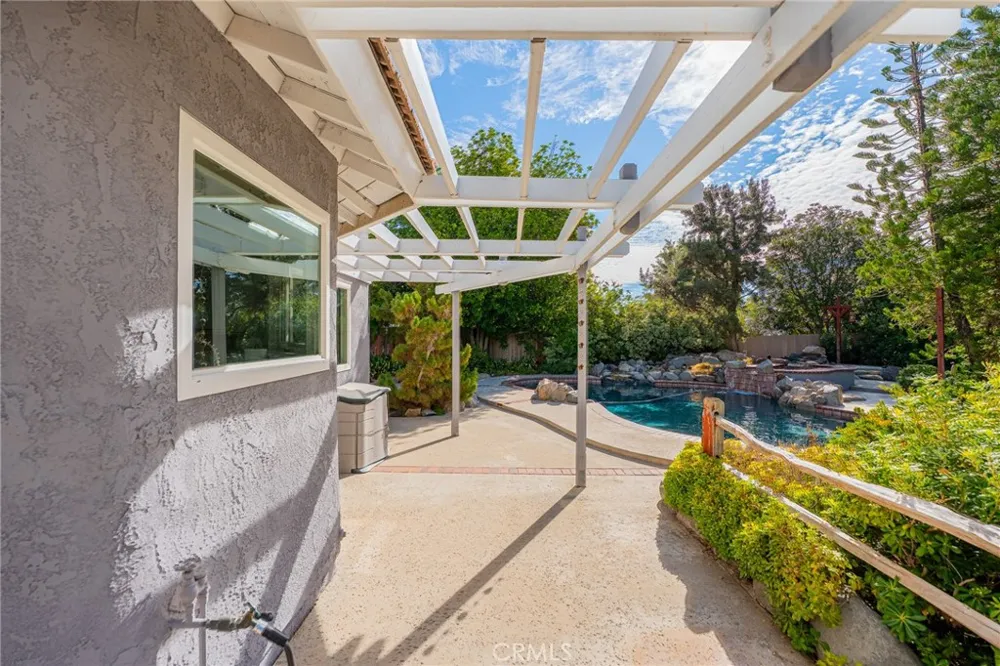 14395 Amorose Lake Elsinore, CA 92530