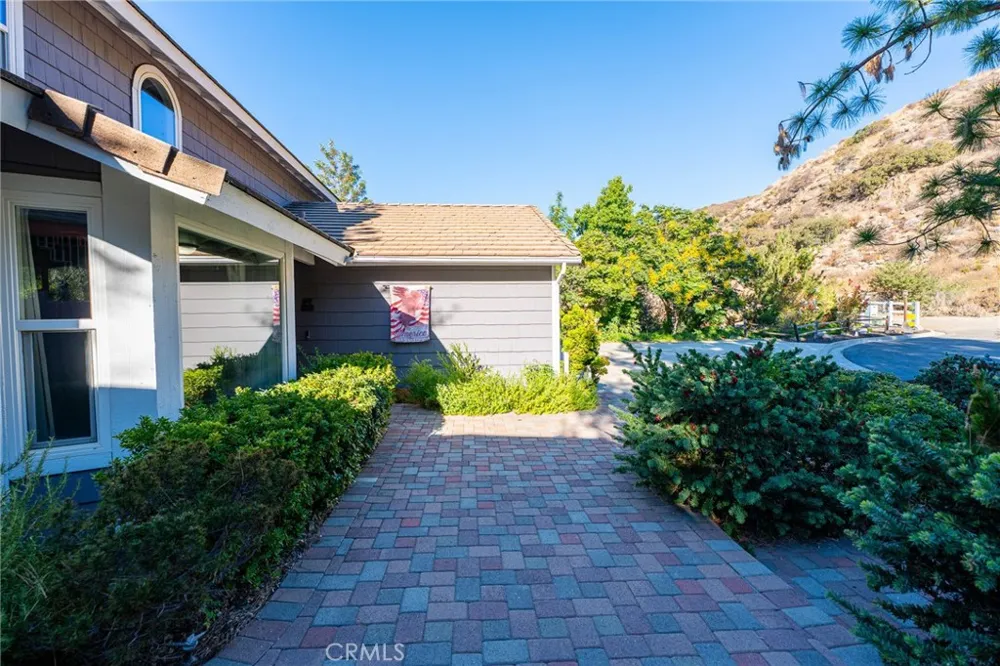 14395 Amorose Lake Elsinore, CA 92530