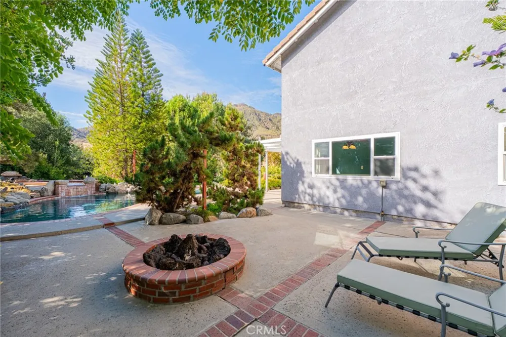14395 Amorose Lake Elsinore, CA 92530