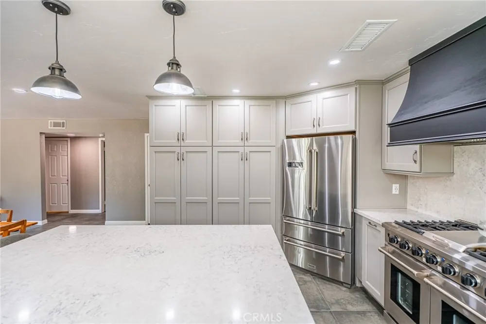 14395 Amorose Lake Elsinore, CA 92530