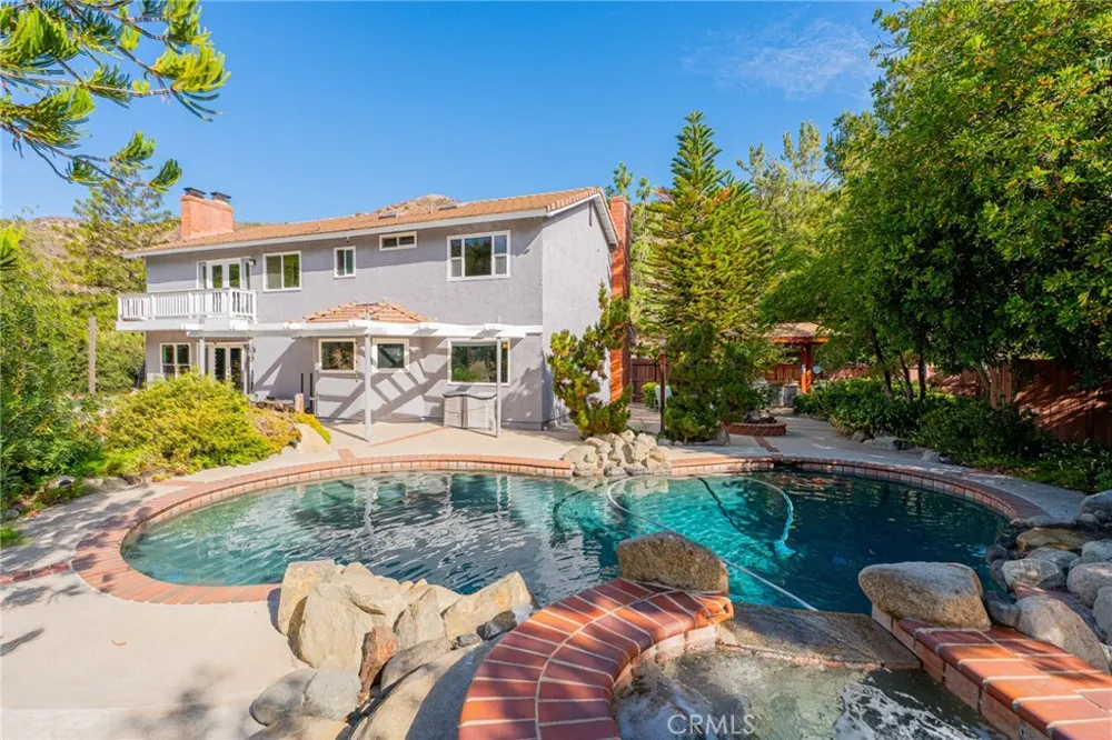 14395 Amorose Lake Elsinore, CA 92530
