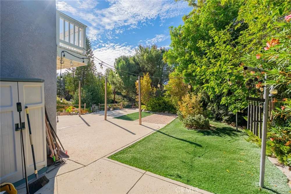 14395 Amorose Lake Elsinore, CA 92530