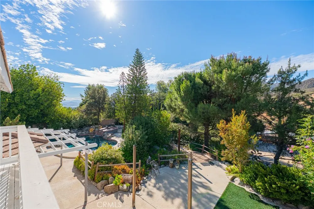 14395 Amorose Lake Elsinore, CA 92530