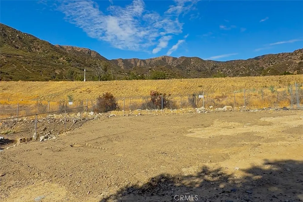 14395 Amorose Lake Elsinore, CA 92530