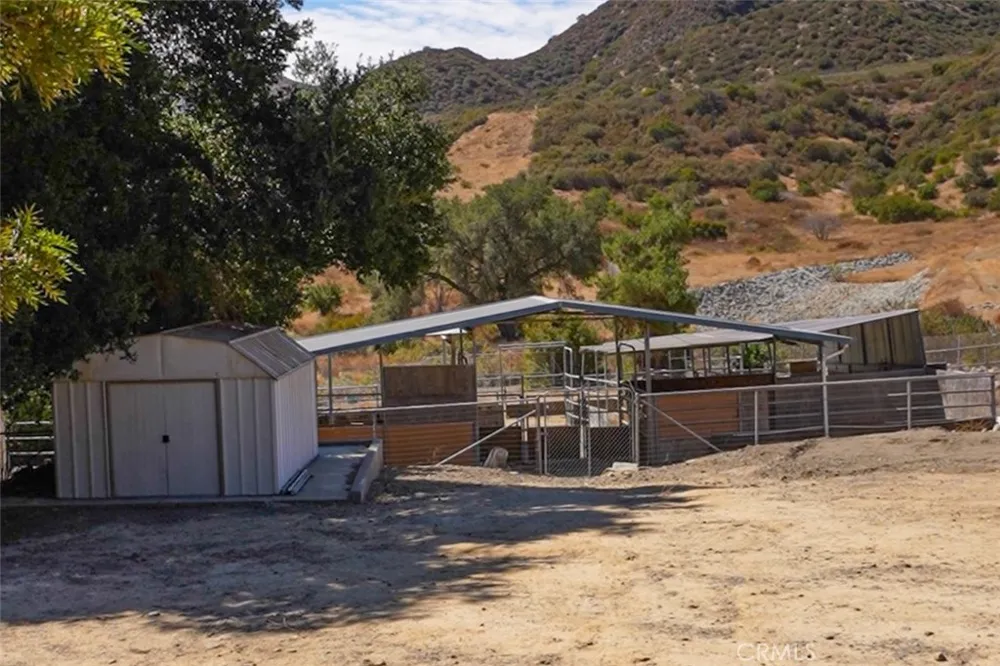 14395 Amorose Lake Elsinore, CA 92530