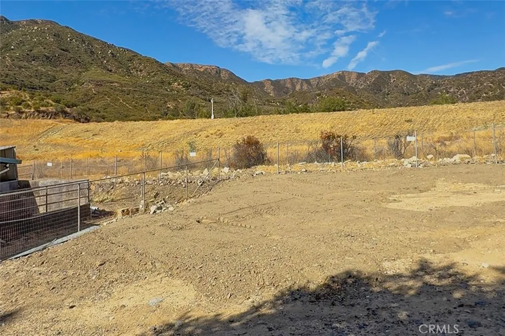 14395 Amorose Lake Elsinore, CA 92530