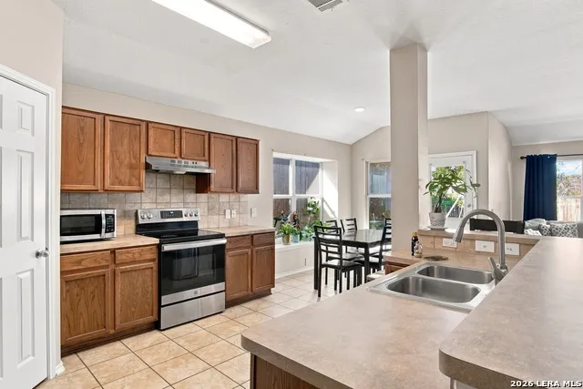 15815 Hastings Park Selma, TX 78154