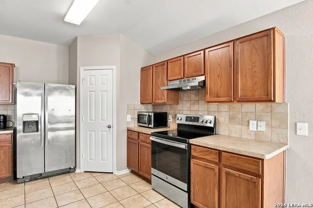 15815 Hastings Park Selma, TX 78154