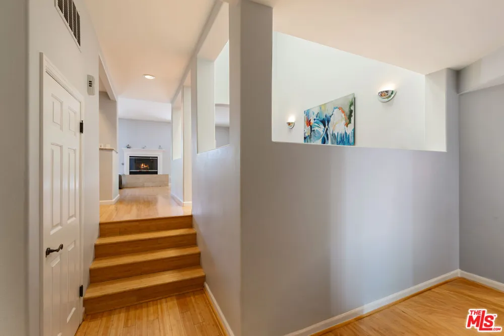 6435 Zumirez Drive Malibu, CA 90265