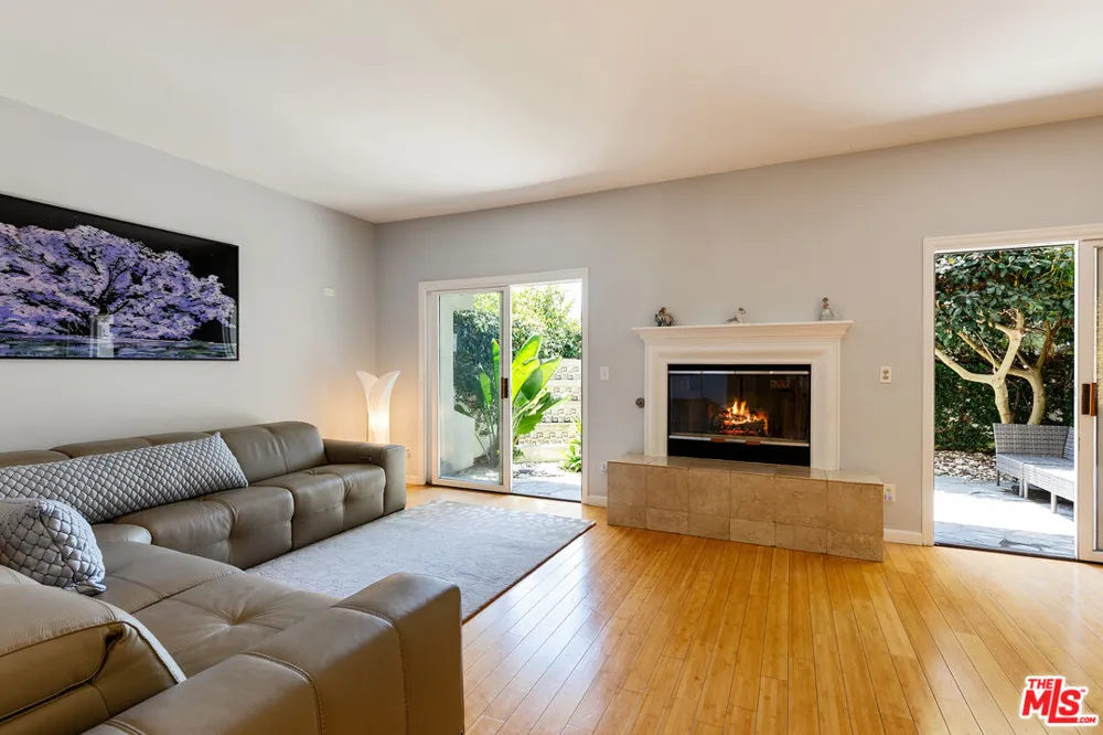 6435 Zumirez Drive Malibu, CA 90265