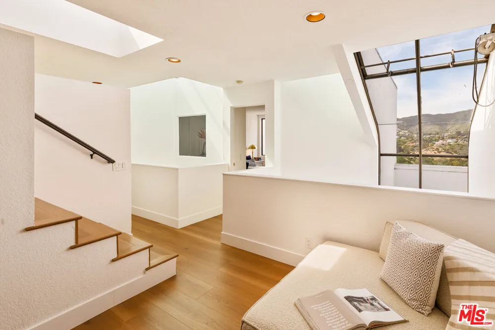 29221 Heathercliff Road Malibu, CA 90265