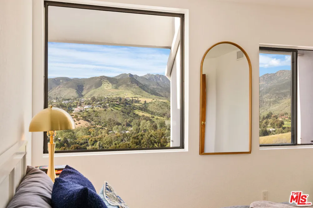 29221 Heathercliff Road Malibu, CA 90265