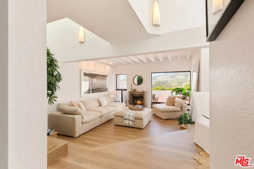 29221 Heathercliff Road Malibu, CA 90265