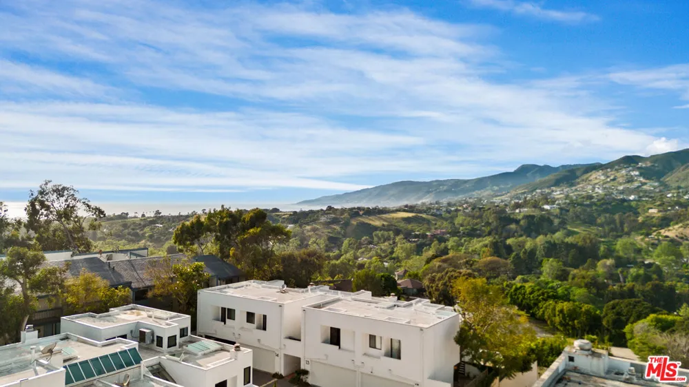 29221 Heathercliff Road Malibu, CA 90265