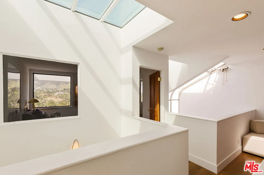 29221 Heathercliff Road Malibu, CA 90265