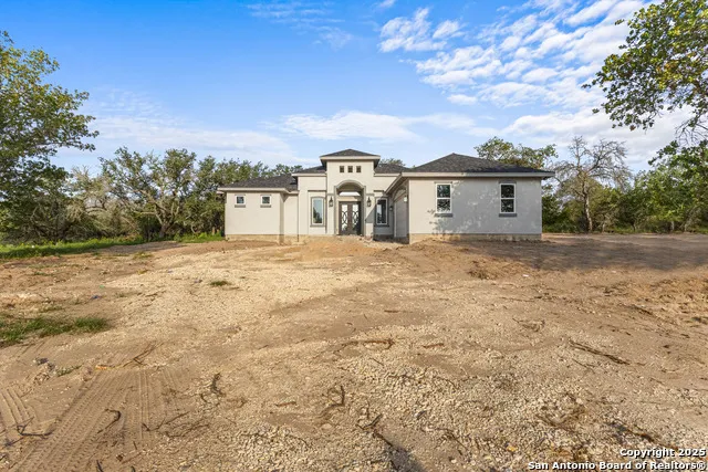 114 CR 6875 Natalia, TX 78059