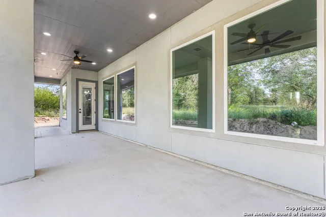 114 CR 6875 Natalia, TX 78059