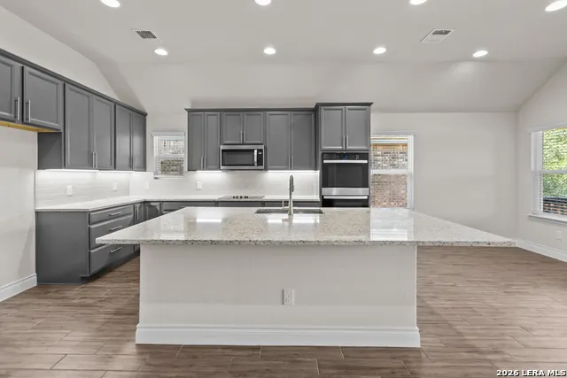 2250 Steerhead Trl New Braunfels, TX 78132