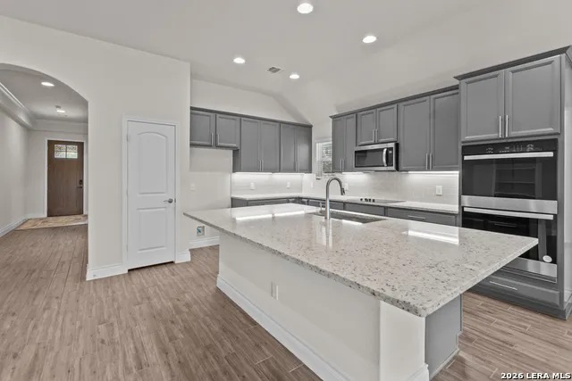 2250 Steerhead Trl New Braunfels, TX 78132