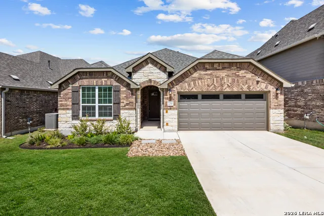 2250 Steerhead Trl New Braunfels, TX 78132
