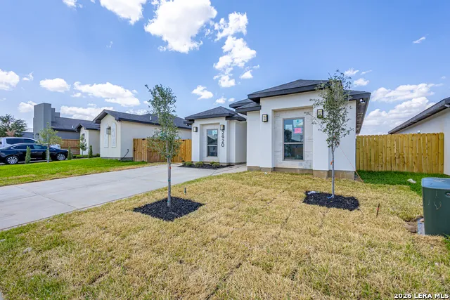 2920 Earthhaven Dr Laredo, TX 78046
