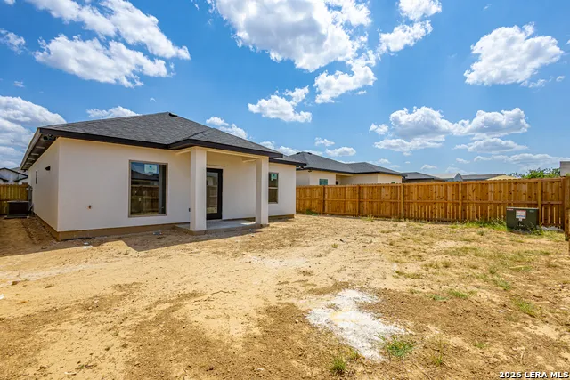 2920 Earthhaven Dr Laredo, TX 78046