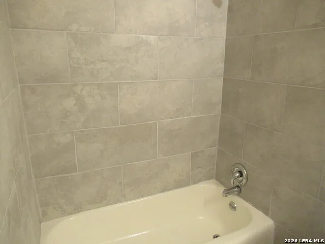 702 LONGLEAF ST San Antonio, TX 78219