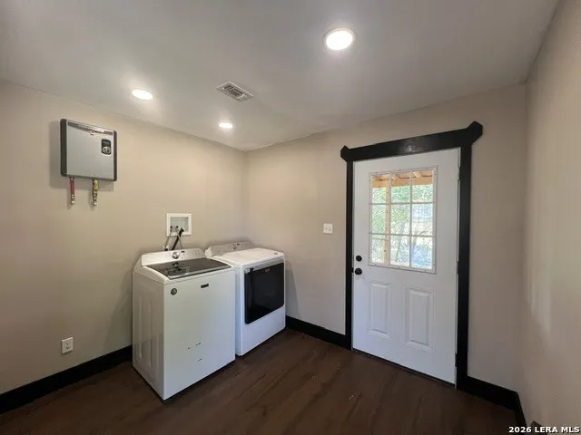 1614 Private Road 1518 Bandera, TX 78003
