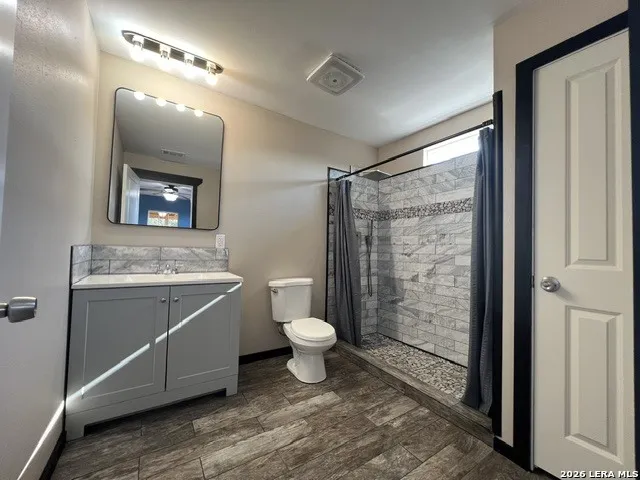 1614 Private Road 1518 Bandera, TX 78003